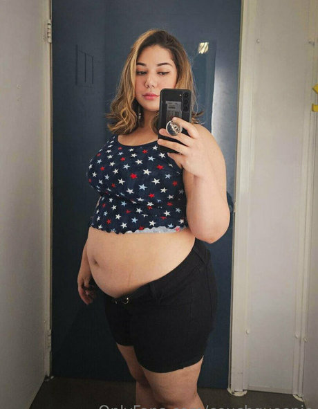 パンツを食い込ませるオンリーファンズ 可愛い 画像