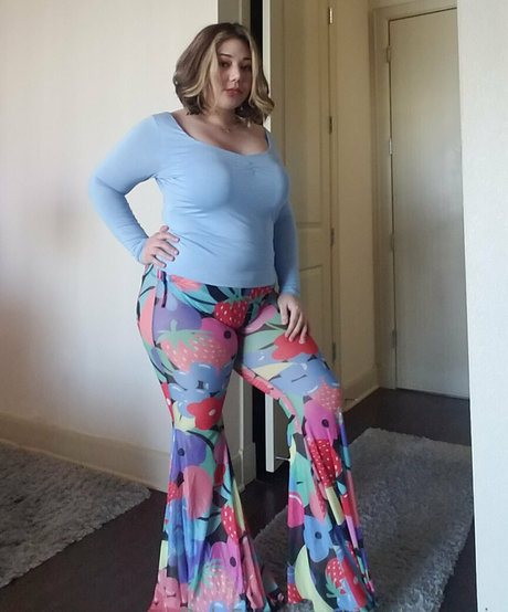 コスプレオナニーオンリーファンズ トップ 画像