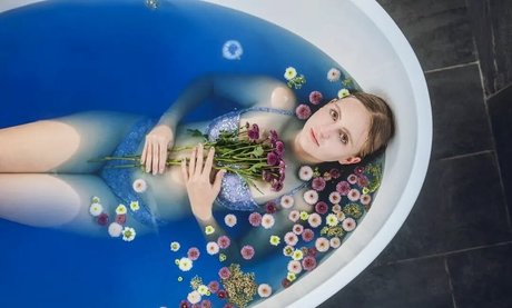 ich tina アダルトスター 写真