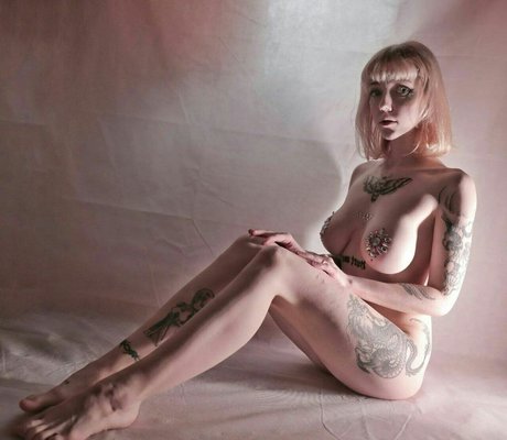 ラテン系レズビアンオンリーファンズ 無料ヌード 画像