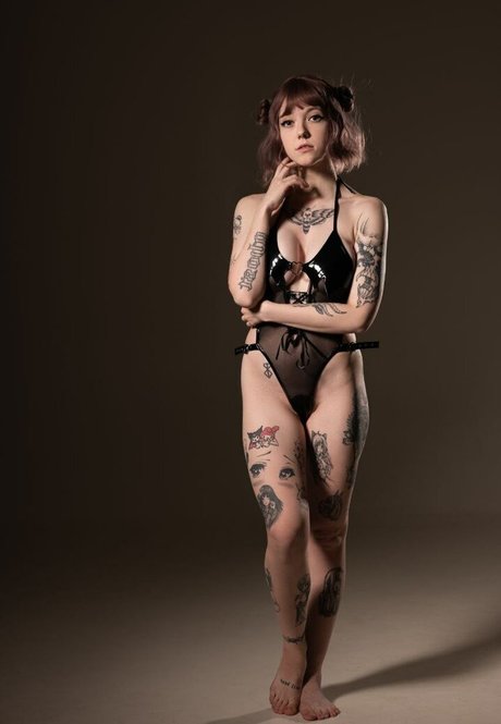 ぽっちゃりティーンオンリーファンズ ホットヌード 写真