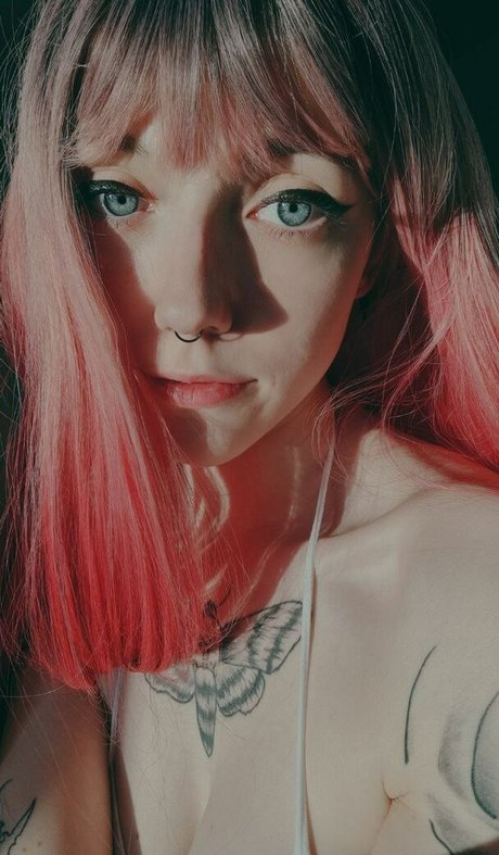 レズビアン乱交オンリーファンズ ヌード 画像