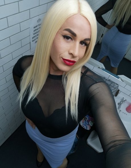 LiaLaRosa アートスター ギャラリー