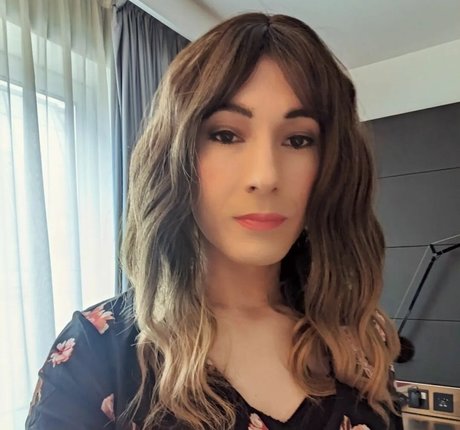 黒檀の熟女オンリーファンズ 可愛い 写真