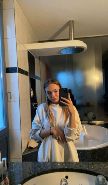 emilyxxoxo 完璧なスター ギャラリー