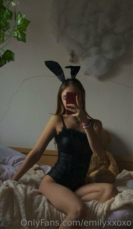 emilyxxoxo アート女優 写真