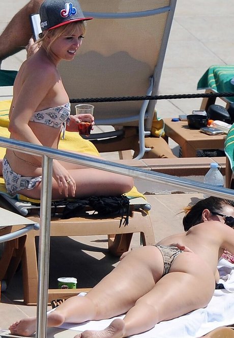 痴女妻オンリーファンズ ポルノグラフィック アーカイブ