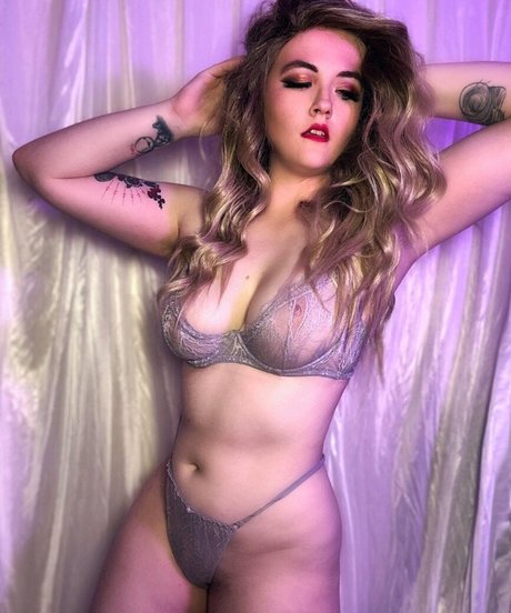 コスプレ ヘンタイ オンリーファンズ セクシーヌード 写真