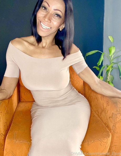 shemale 23cm ホットなポルノスター 写真