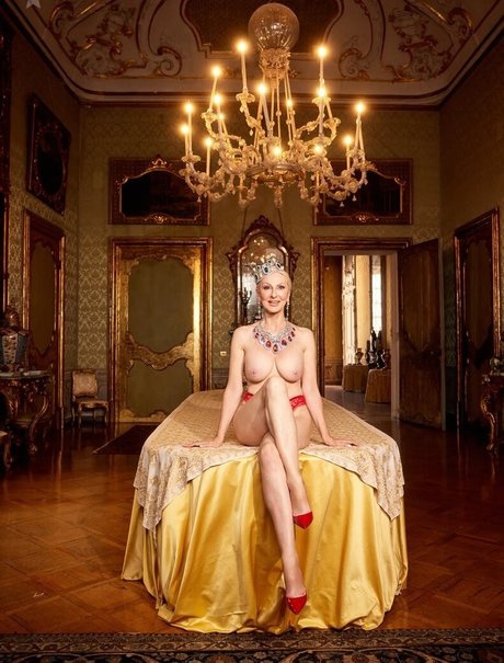 ヌード妻オンリーファンズ ポルノグラフィック 写真