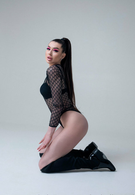 JOI オンリーファンズ ポルノ 画像