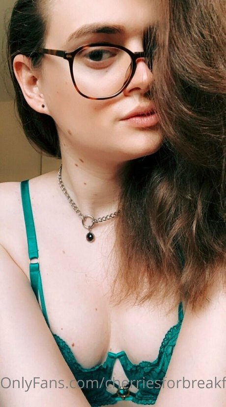 cherriesforbreakfast ホット女優 写真