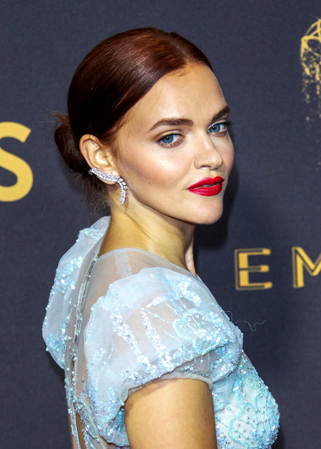 Madeline Brewer ポルノスター セックス 画像