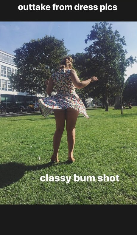 Hannah Witton エロティックモデル ギャラリー