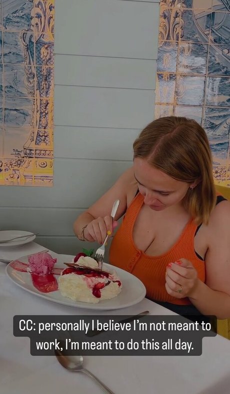 ニューハーフが男とセックスするオンリーファンズ HD 写真