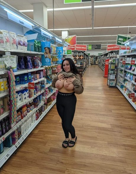 熟女オーガズムオンリーファンズ 無料 画像