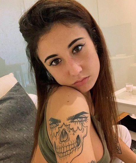 Raquel Tamborino アートモデル 画像