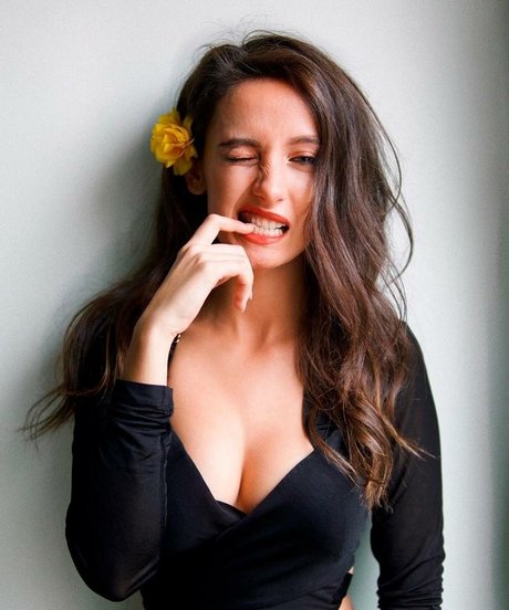 Maria De Nati アートモデル アーカイブ