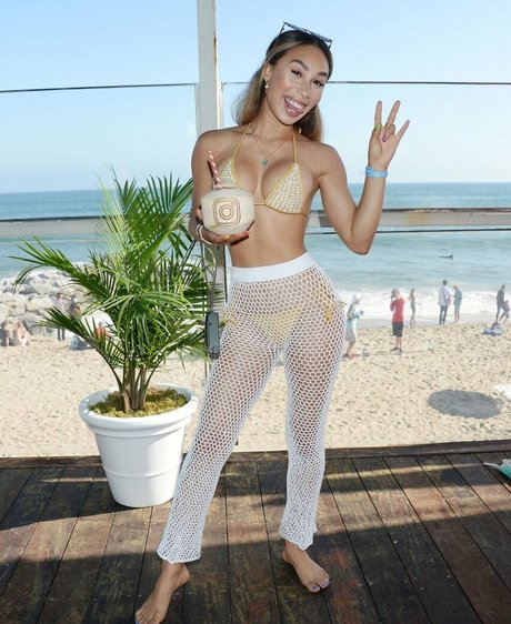 本物のオンリーファンズ セクシーヌード 写真