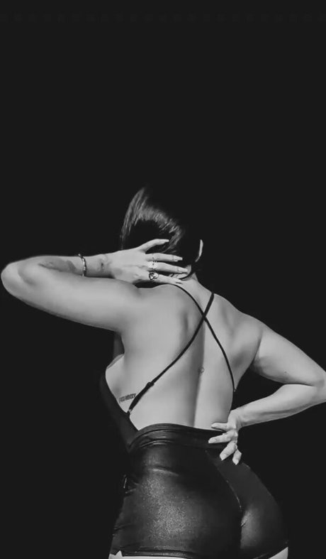 Juju Bellini 無料モデル 写真