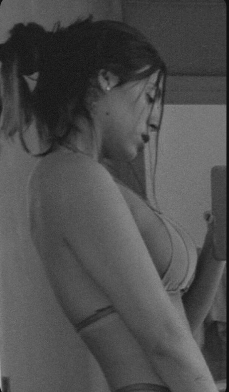 タトゥーオンリーファン 無料アダルト ギャラリー