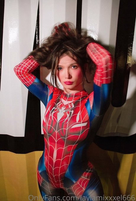 デカ尻ティーンオンリーファンズ ホットヌード 写真