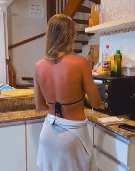 Christiana Almeida エロティックなポルノスター 写真