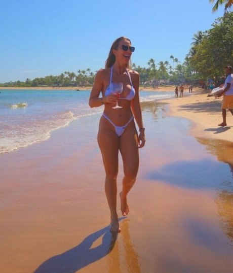 Christiana Almeida ポルノスター xxx 画像