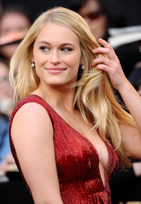 Leven Rambin ポルノスター パーフェクト ギャラリー