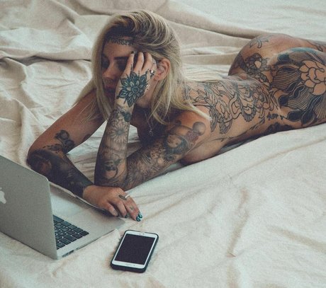 Ellis Cooper エロティックモデル 写真