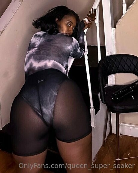 ぽっちゃりブルネットオンリーファンズ 無料ポルノ 写真