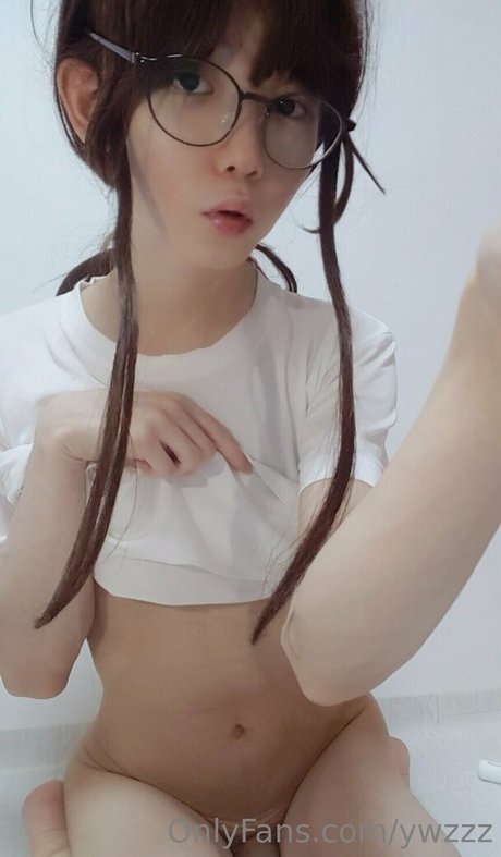 ダウンオンリーファン 無料エロ 写真