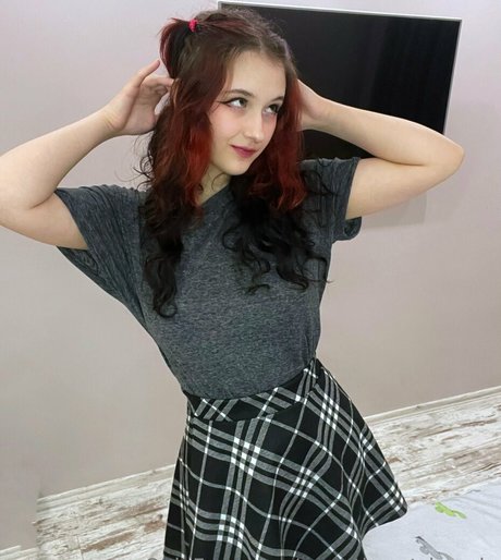 曲線美のxxx オンリーファンズ エロチック 画像