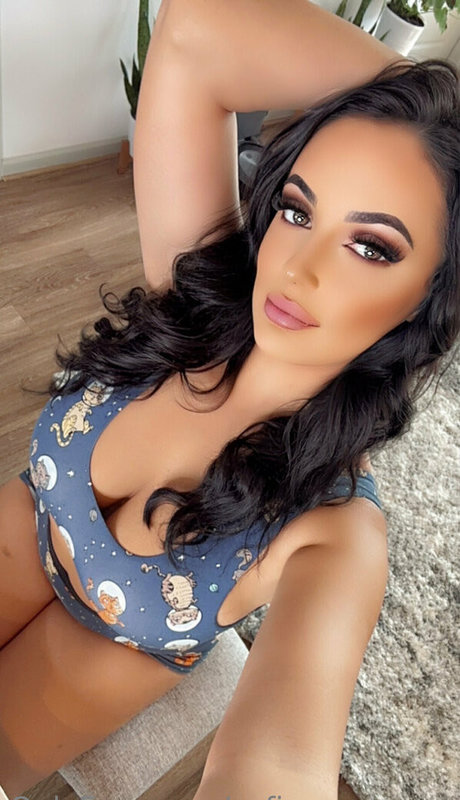 sofiryanxoxoxo ポルノスター 無料 写真