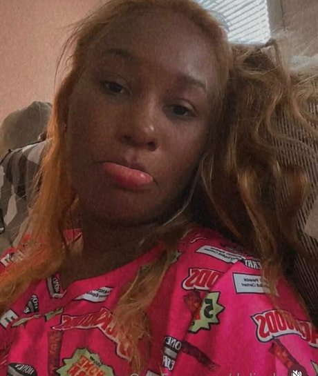 かわいいブロンドのオンリーファンズ ポルノ ギャラリー