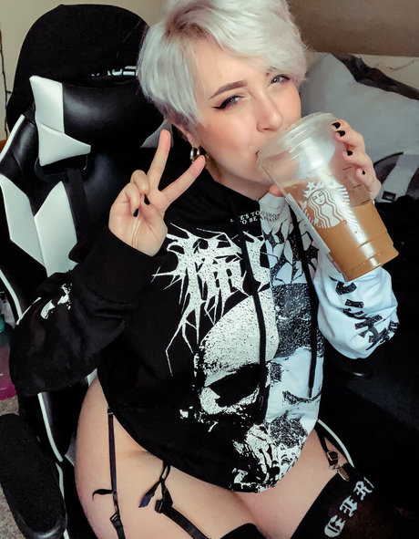 ボディビルダーヌードオンリーファンズ ポルノ 画像