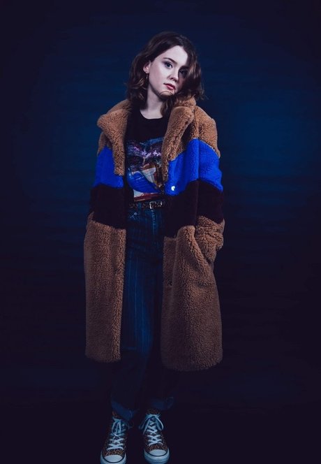 Maisie Peters ポルノスター ヌード ギャラリー