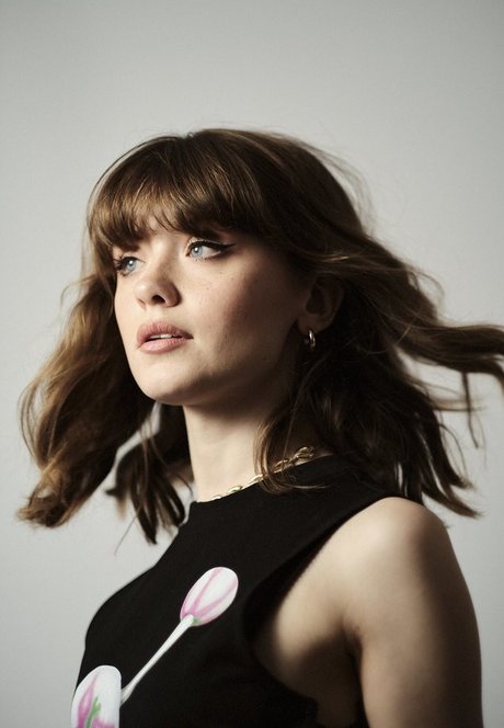 Maisie Peters 独占ポルノスター ギャラリー