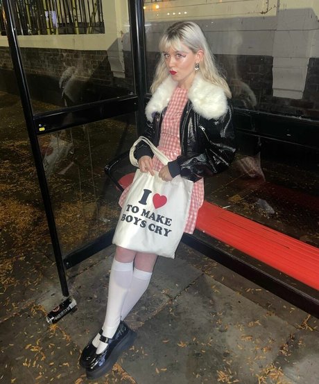 Maisie Peters ポルノスター 写真