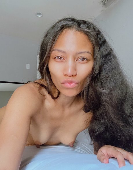 パイズリ オンリーファンズ 無料ポルノ 画像