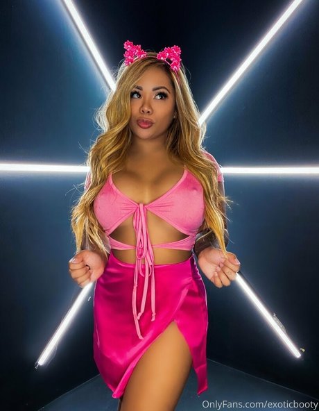 ブロンドのおっぱいオンリーファンズ 美しいポルノ 画像