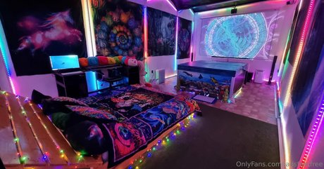 バン・オンリーファンズ アートヌード ギャラリー