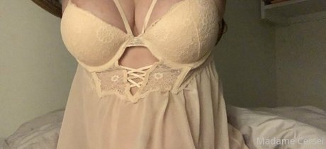 カーリーエボニーオンリーファンズ 可愛い アーカイブ