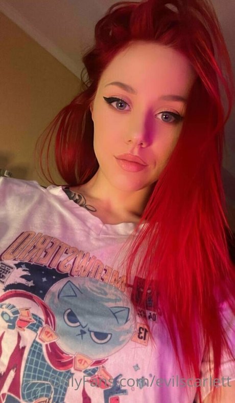 evilscarlett ホットスター 写真