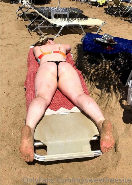 オイルを塗った巨乳オンリーファンズ 無料裸 画像