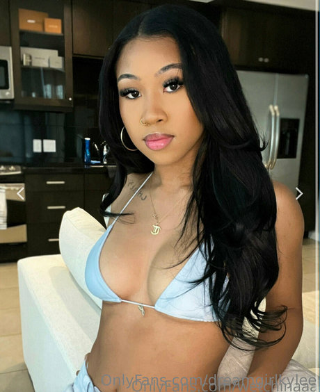 黒人ティーンのプッシーオンリーファンズ 美しい ギャラリー