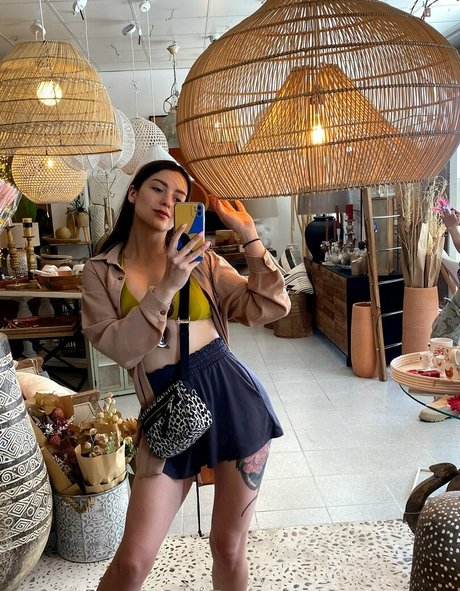 年配の熟女オンリーファンズ ヌード 写真