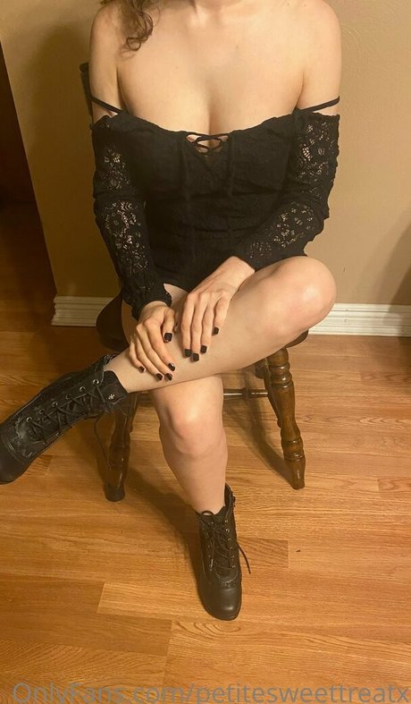 黒檀ペッギングオンリーファンズ えろた 画像