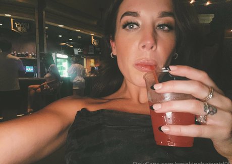 smokingbabygirl99 ポルノスター ホット 画像