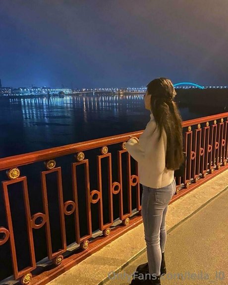 leila l0 エロティックなモデル 写真